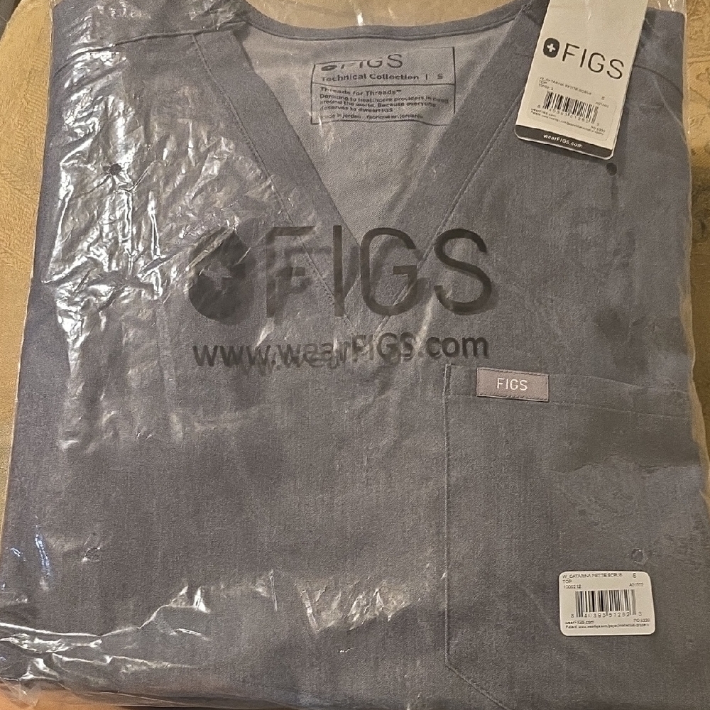 Figs Charcoal Scrub Top